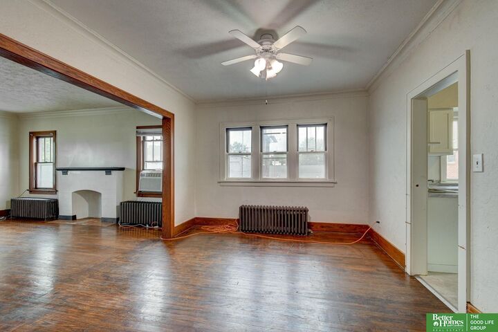 Property Photo:  1911 S 50 Street  NE 68106-9999 