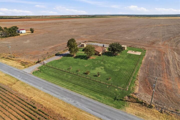 Property Photo:  20372 E County Road 175 Road  OK 73539 
