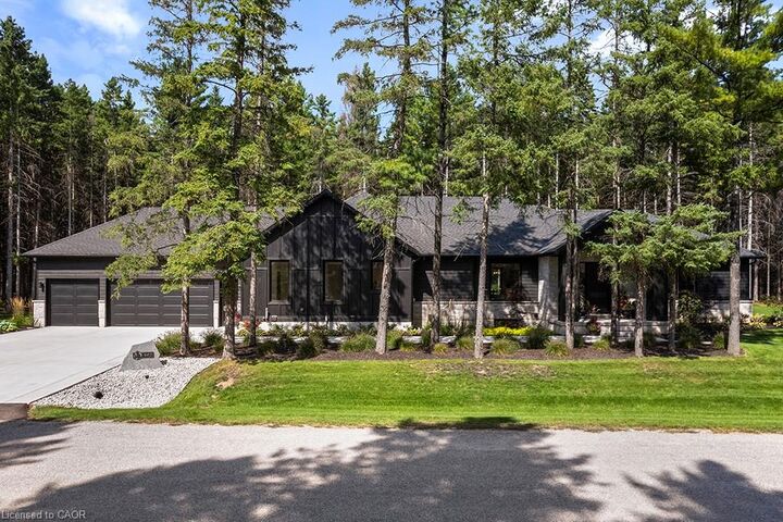 107 Louise Creek Crescent — photo 1