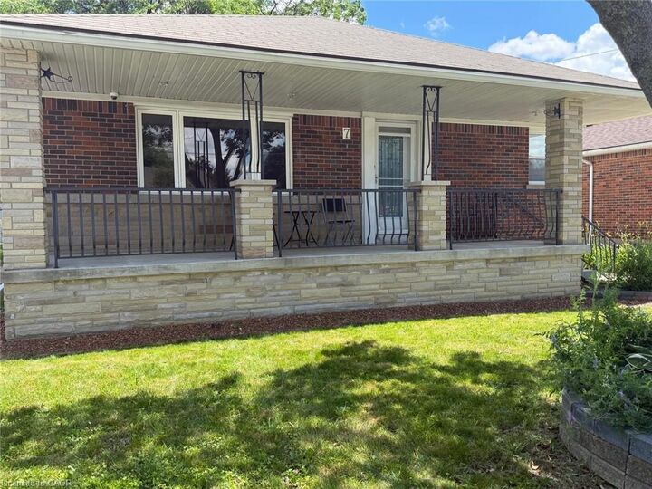 Property Photo:  7 Greenwood Street  ON L8T 3N2 