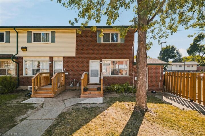Property Photo:  164 Jansen Avenue 11  ON N2A 2L7 