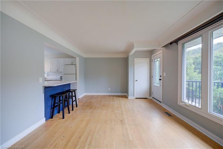 Property Photo: 14 Cherrywood Drive ON L8G 2P5