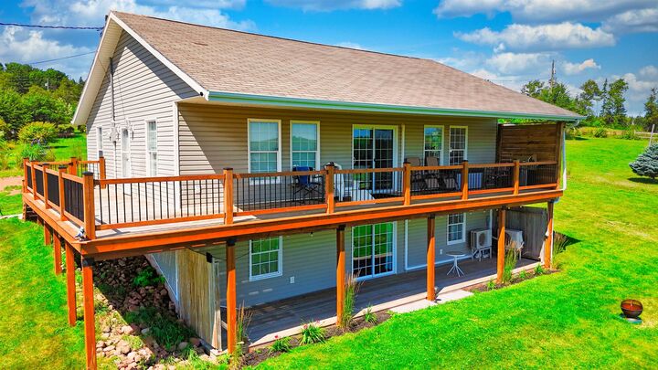 65 Riverview Dr — photo 1