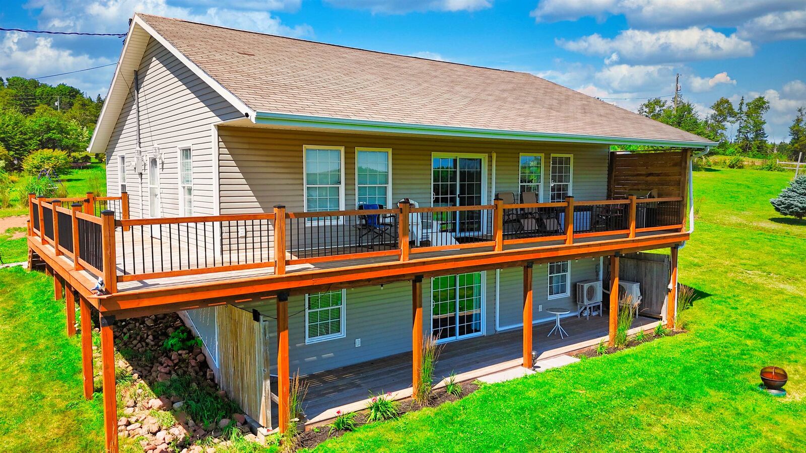 Property Photo: 65 Riverview Dr PE C0B 1M0