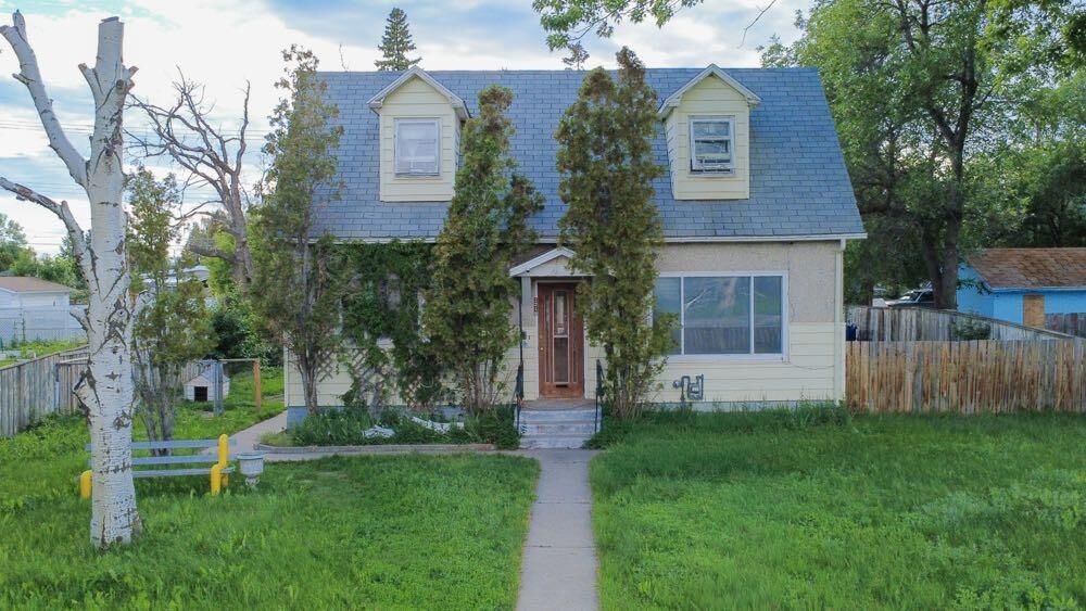 Property Photo:  1218 13 Street N  AB T1H 2T6 