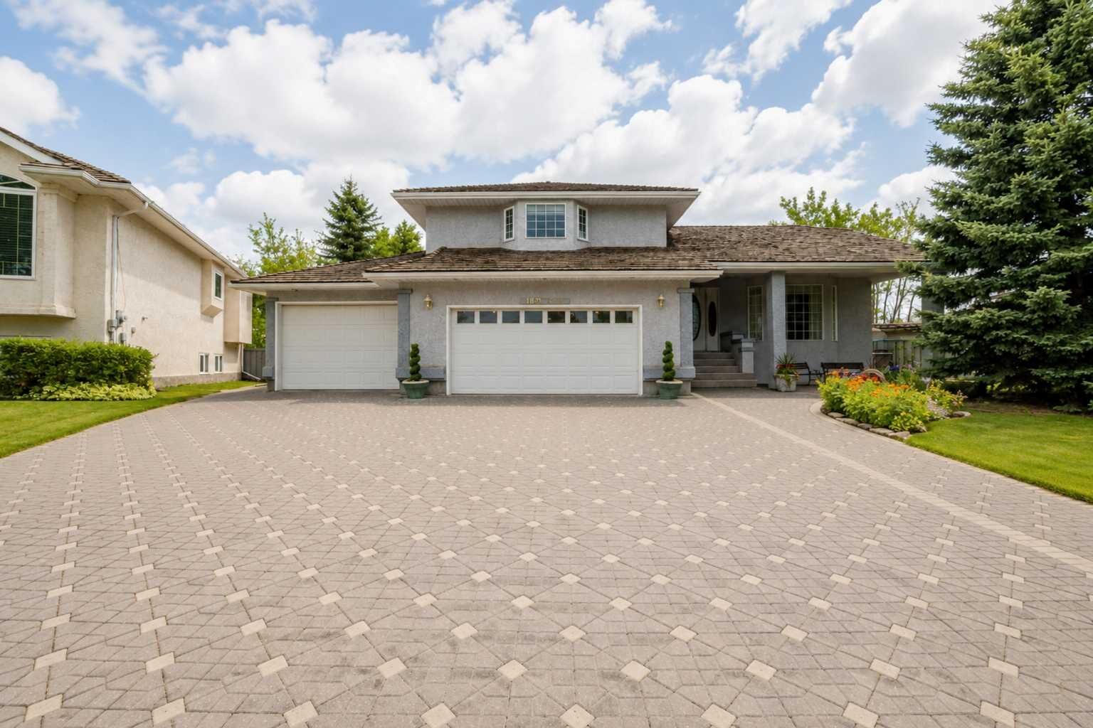 Property Photo: 11810 91B Street AB T8X 1J1