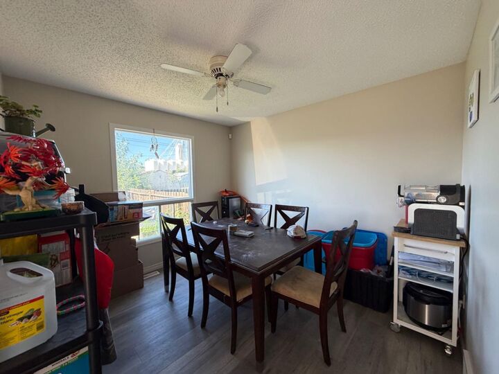 Property Photo:  635 3 Avenue W  AB T0J 0Y3 
