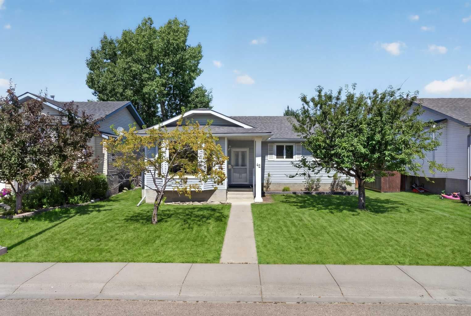 Property Photo: 42 West Boothby Crescent AB T4C 1L9