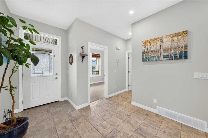 Property Photo: 62 Evanscrest Road NW AB T3P 1J1