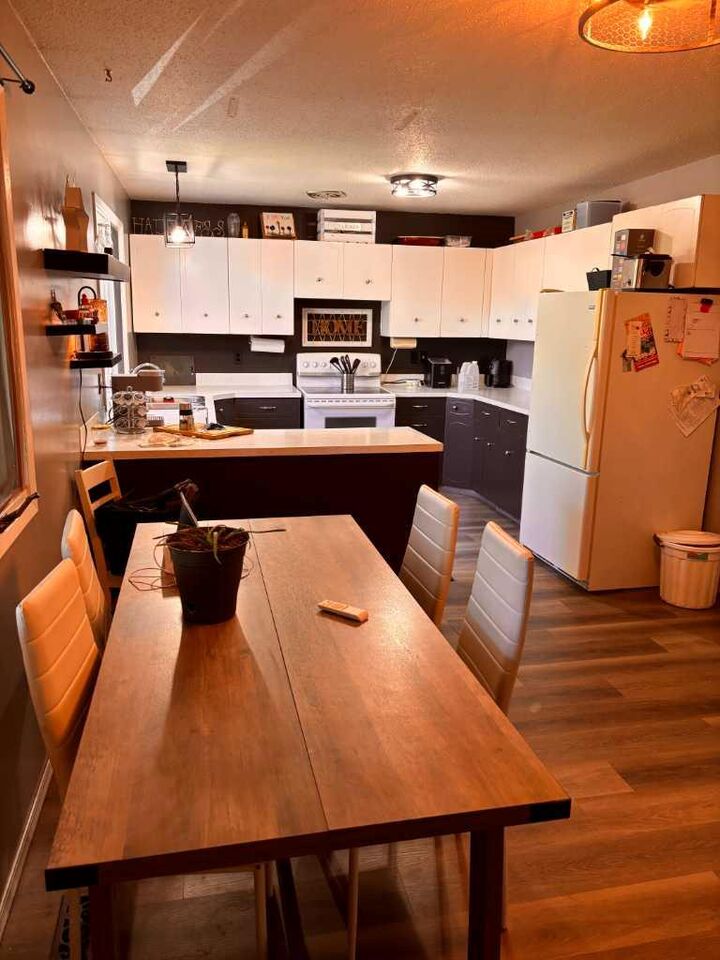 Property Photo:  804 7 Street  AB T0H 1P0 