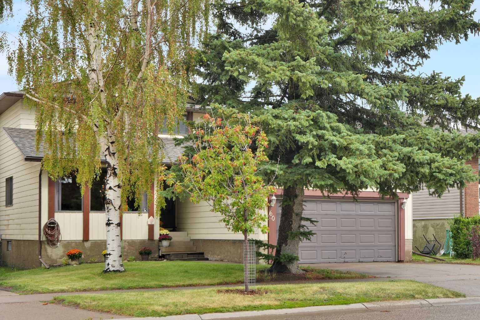 Property Photo: 60 Beddington Drive NE AB T3K 1K1