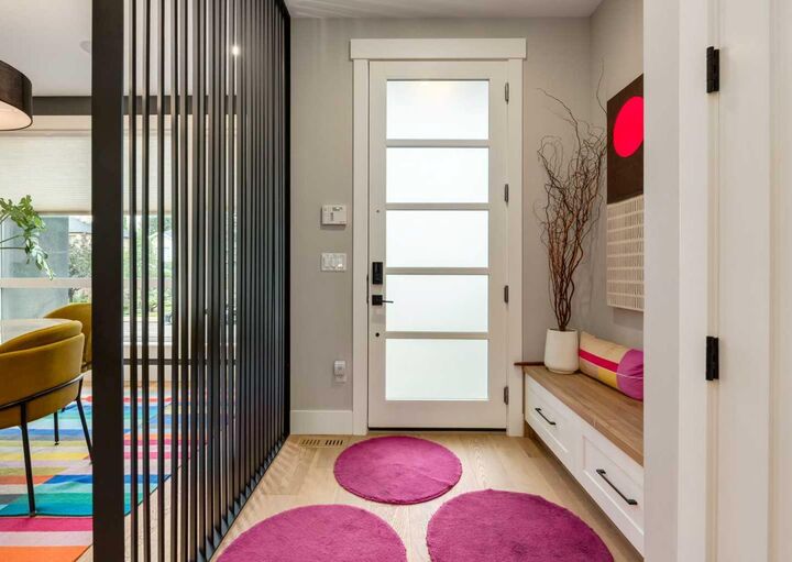 Property Photo:  523 22 Avenue NW  AB T2M 1N5 