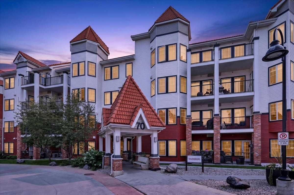 Property Photo: 70 Royal Oak Plaza NW 303 AB T3G 0C6