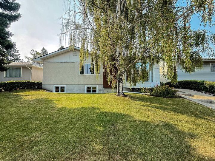 Property Photo: 5015 Marchand Crescent NE AB T2A 2X3