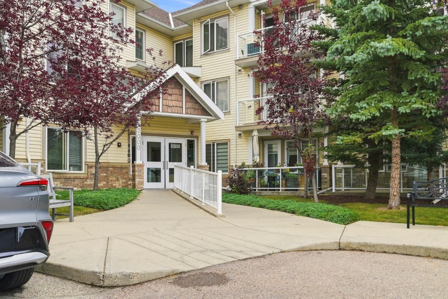 Property Photo:  5200 44 Avenue NE 2103  AB T1Y 7L4 