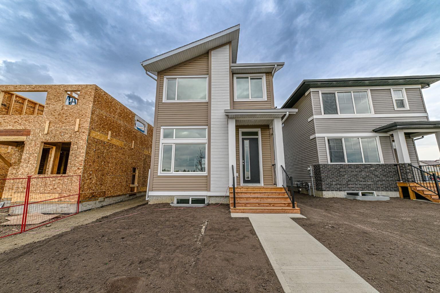 Property Photo: 8641 Copperwood Road AB T8X 0H4