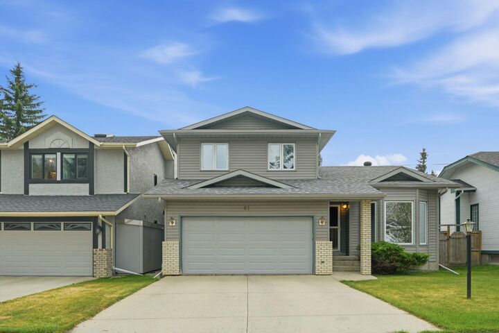 61 Shannon Crescent SW — photo 1