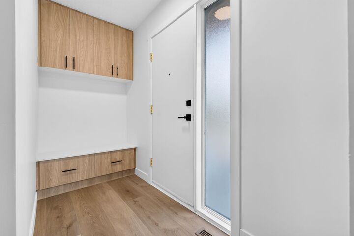 Property Photo: 5340 17 Avenue SW 905 AB T3E 6M3