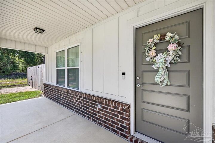 Property Photo:  8414 Lucena St  FL 32566 
