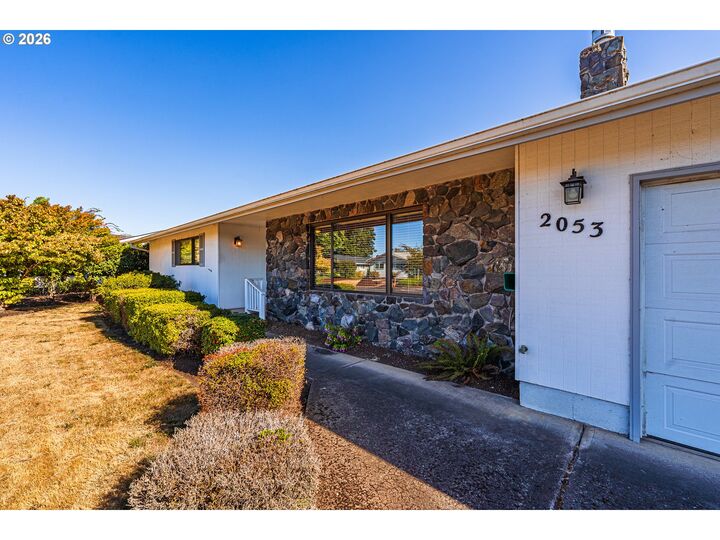 Property Photo: 2053 Firth Ave OR 97477