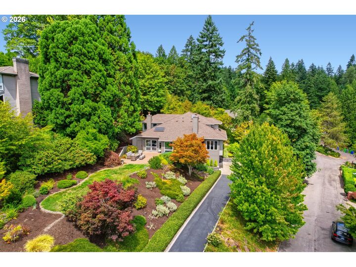 Property Photo:  2677 SW 64th Pl  OR 97225 
