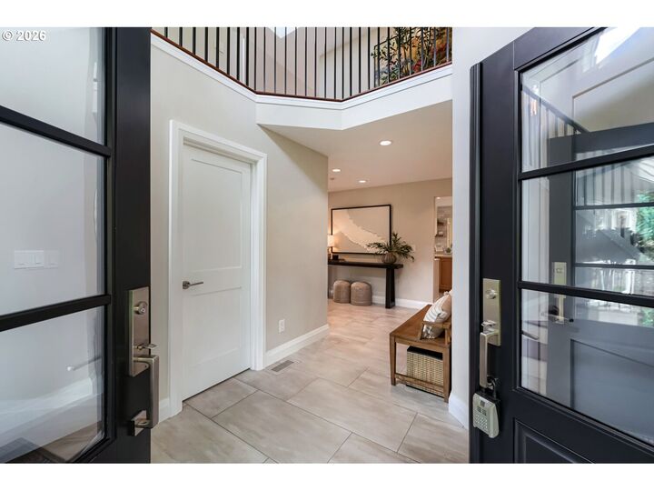 Property Photo: 2677 SW 64th Pl OR 97225