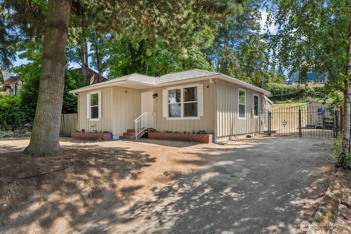 Property Photo:  7033 S 126th Street  WA 98178 