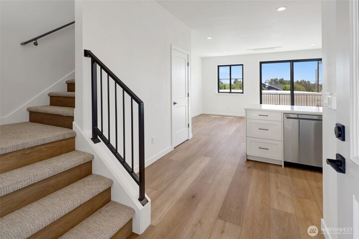 Property Photo:  105 S 8th Street 103  WA 98264 