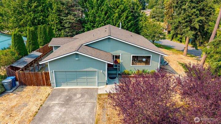 Property Photo:  511  Kloshe Way  WA 98257 