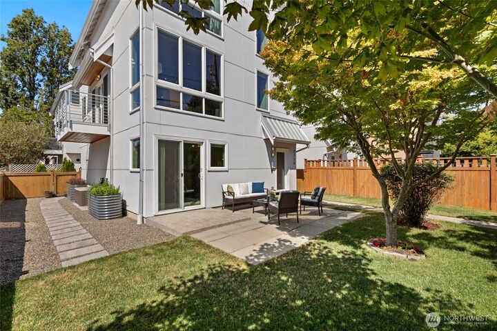 Property Photo:  2775  59th Avenue SW  WA 98116 