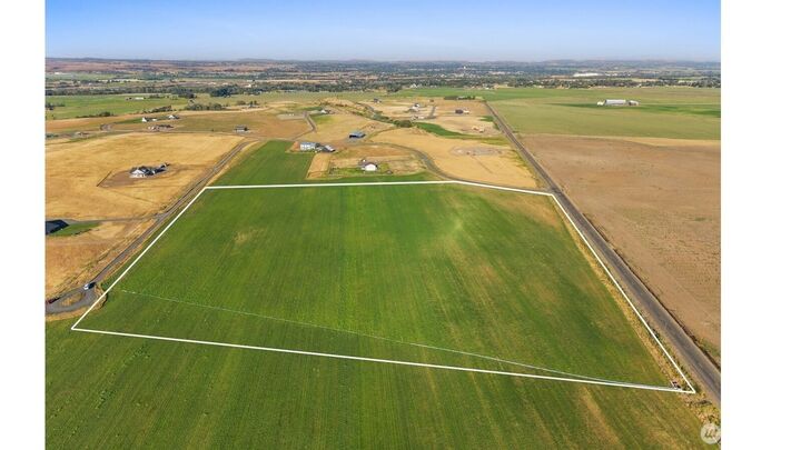 Property Photo: 2 X Edge Bluff Loop WA 98926