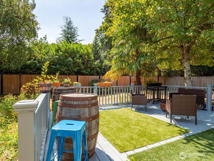 Property Photo: 1331 N 121st Street WA 98133