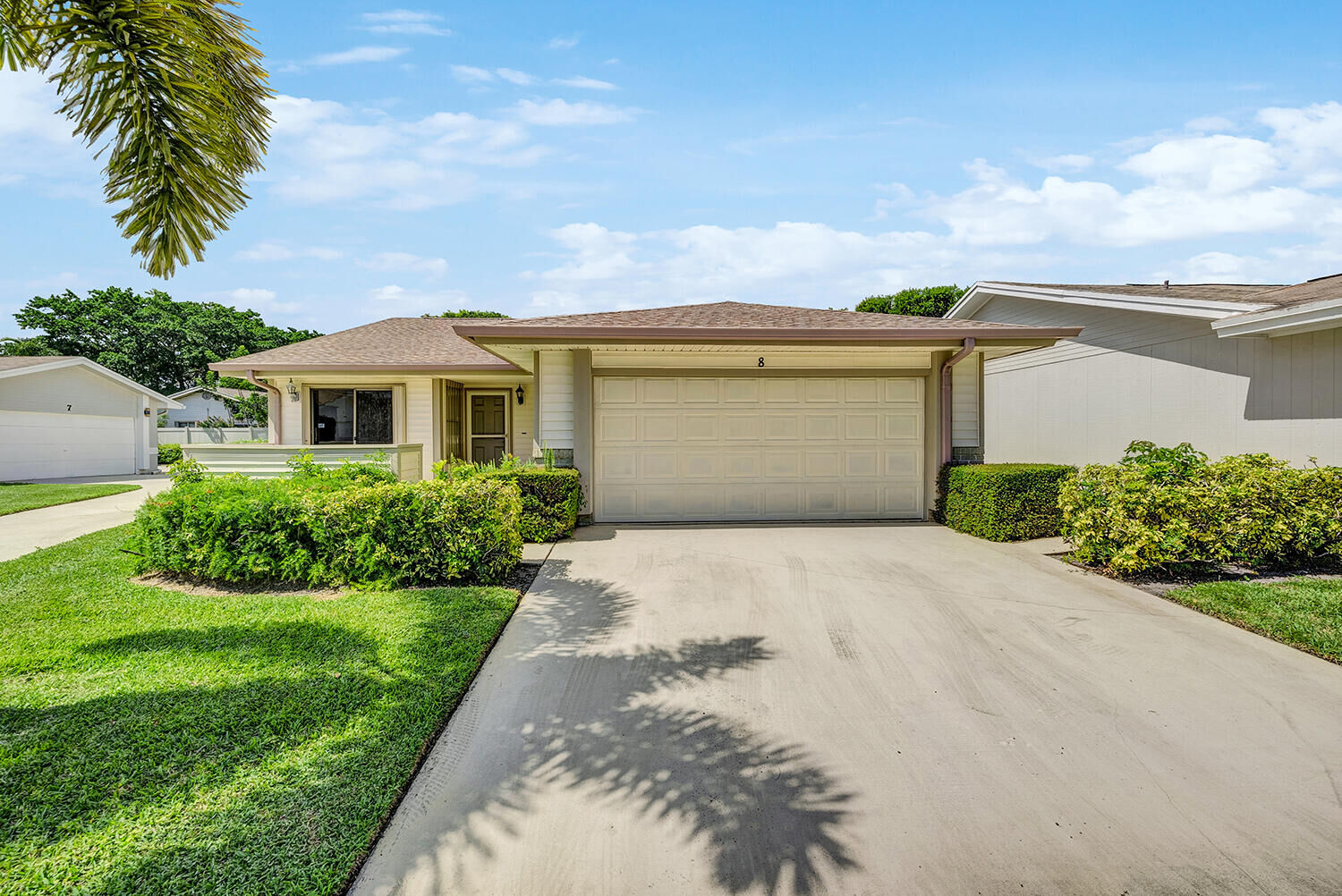 Property Photo: 8 Eaton Place FL 33426