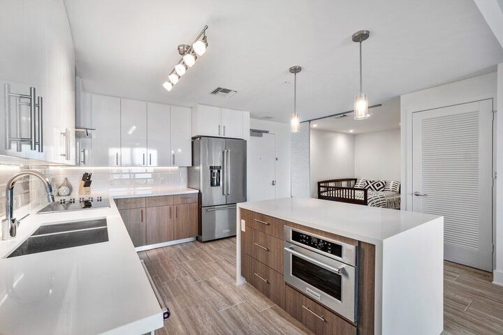 Property Photo:  236 SE Fifth Avenue 303  FL 33483 