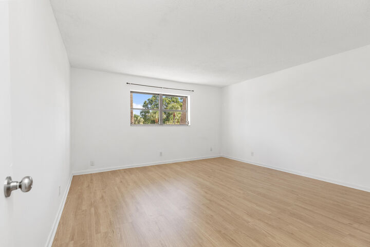 Property Photo: 4851 NW 21st Street 203 FL 33313