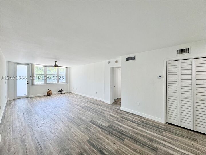 Property Photo:  245 18th St 301  FL 33139 