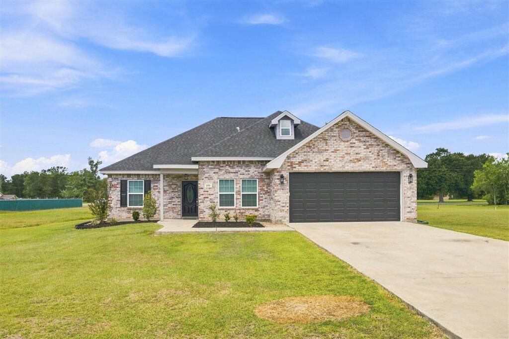 Property Photo: 255 Tommys Lane LA 70615