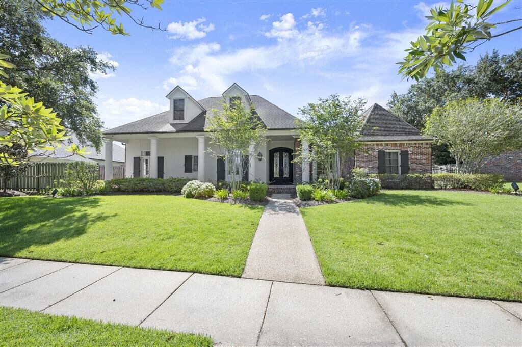 Property Photo:  19204 Bellerive Court  LA 70809 