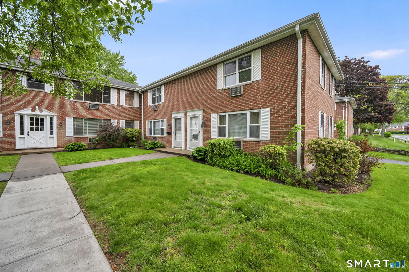 Property Photo:  97 Shadow Lane B  CT 06110 