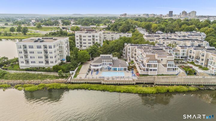 Property Photo: 95 Harbour Close 95 CT 06519