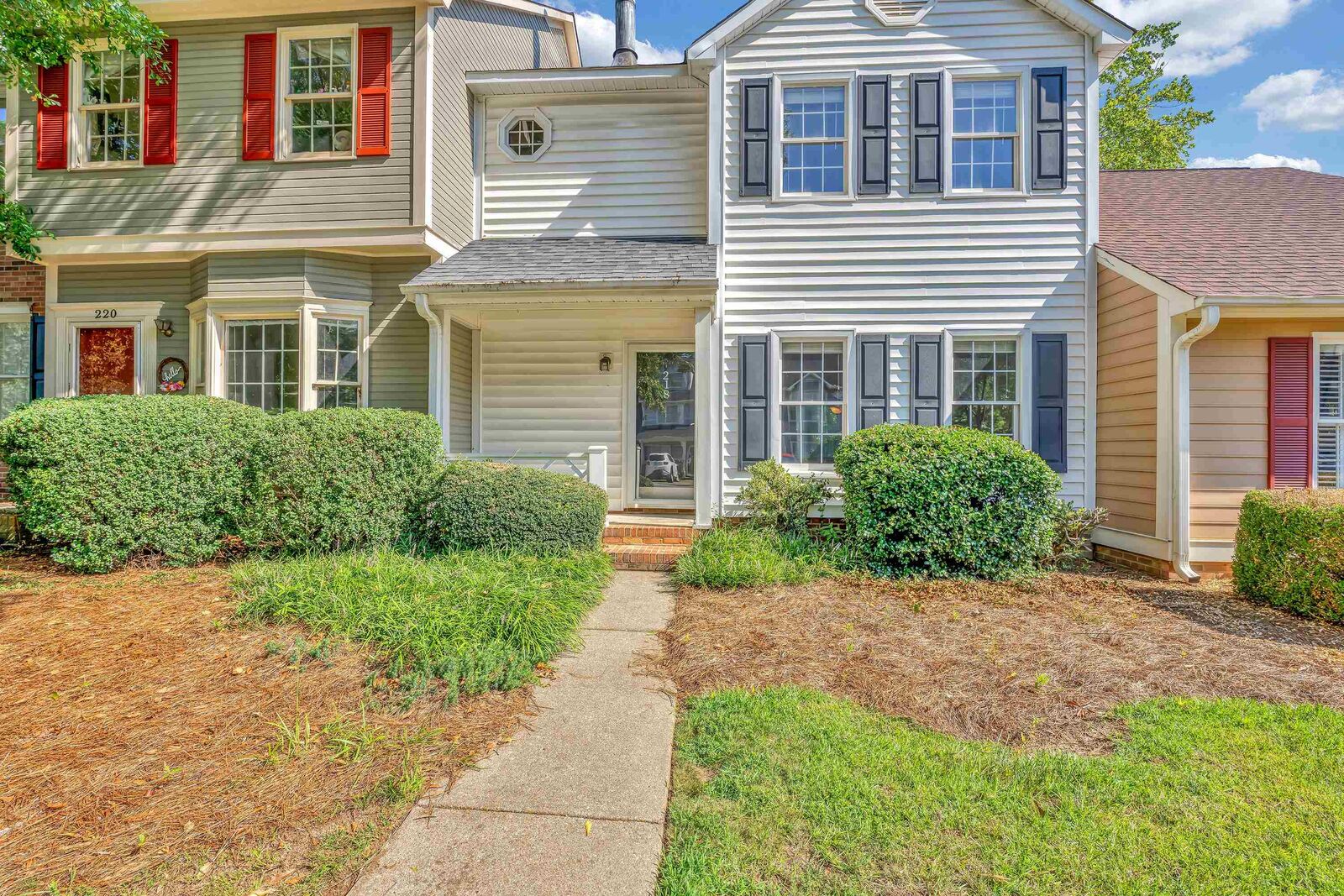 Property Photo:  218 Woodburn Club Lane  SC 29302 