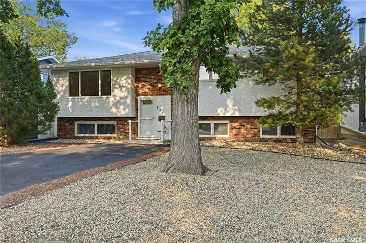 Property Photo:  843 N McIntosh Street  SK S4R 6H1 