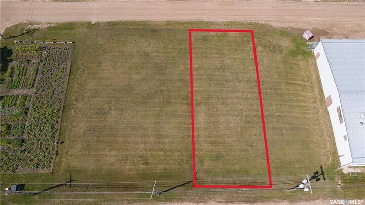 Property Photo:  3008 1st Avenue  SK S0K 4R0 