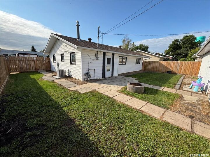 Property Photo: 114 Saskatchewan Crescent SK S0J 1H0