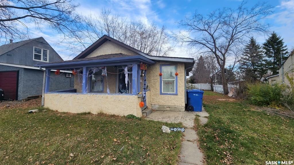 Property Photo: 1232 106th Street SK S9A 1X2