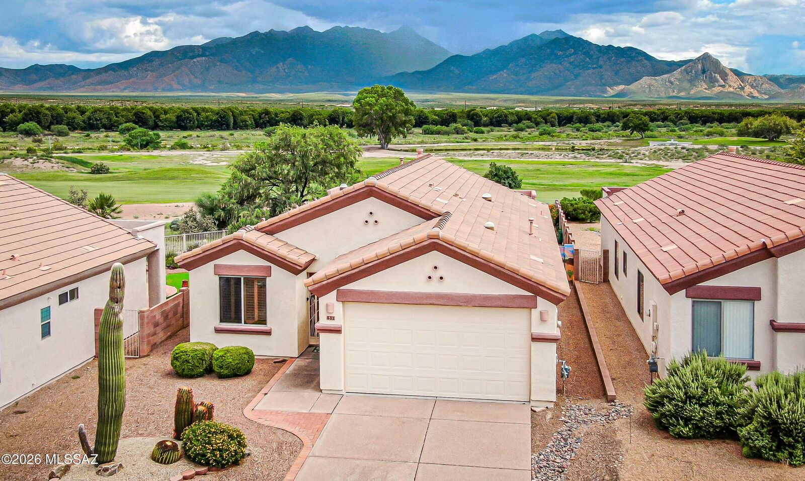 Property Photo:  531 W Royal Troon Place  AZ 85614 
