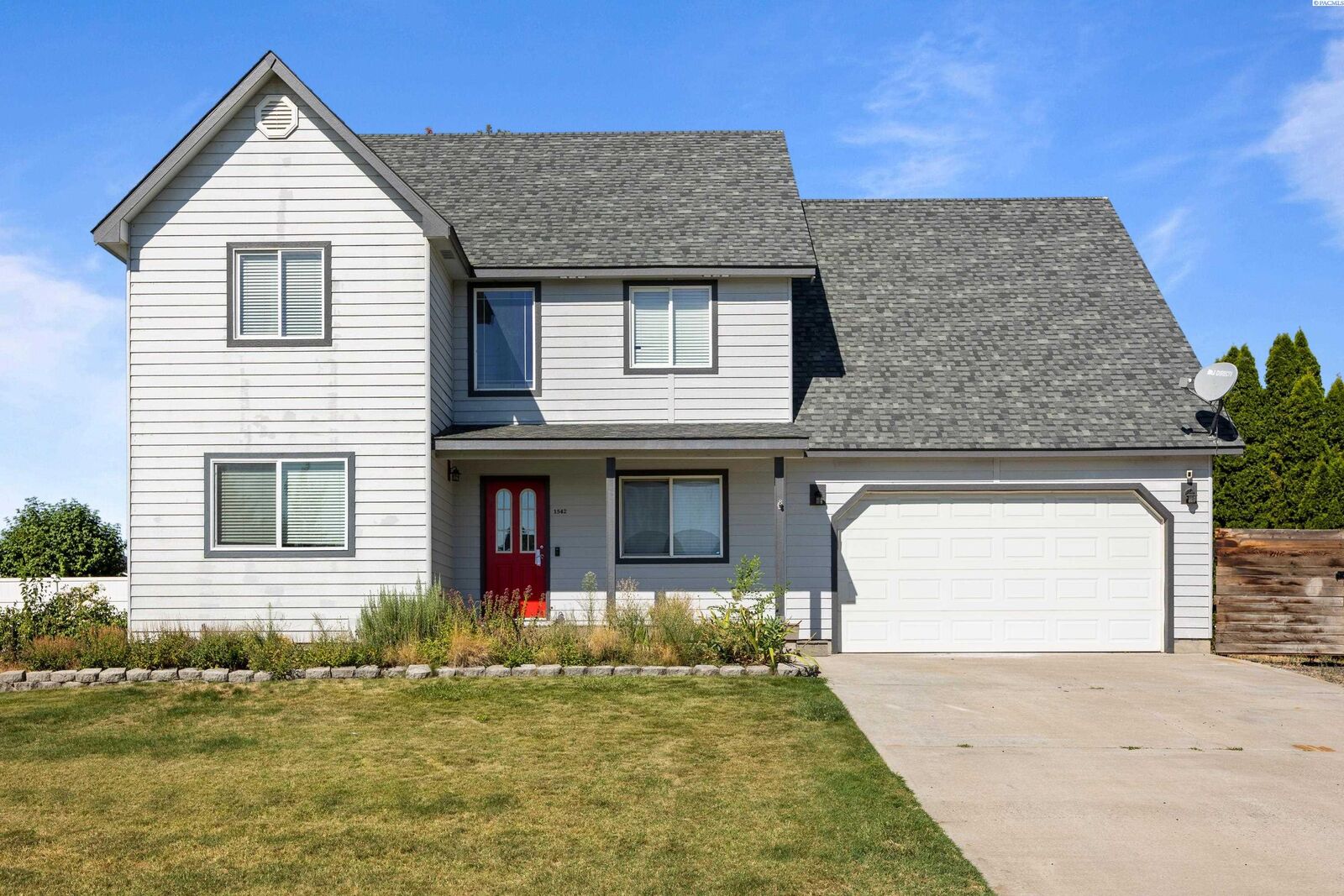 Property Photo:  1542 NE 12th St  WA 99320 