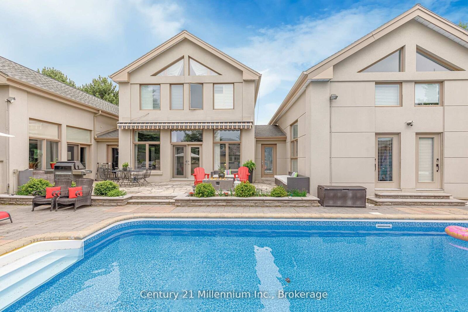 Property Photo: 160 Grand Cypress Lane ON L9Y 0K8