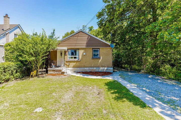 16 Ainslie Avenue — photo 1