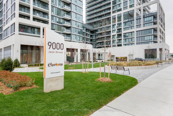 Property Photo:  9000 Jane Street 707  ON L4K 0M6 